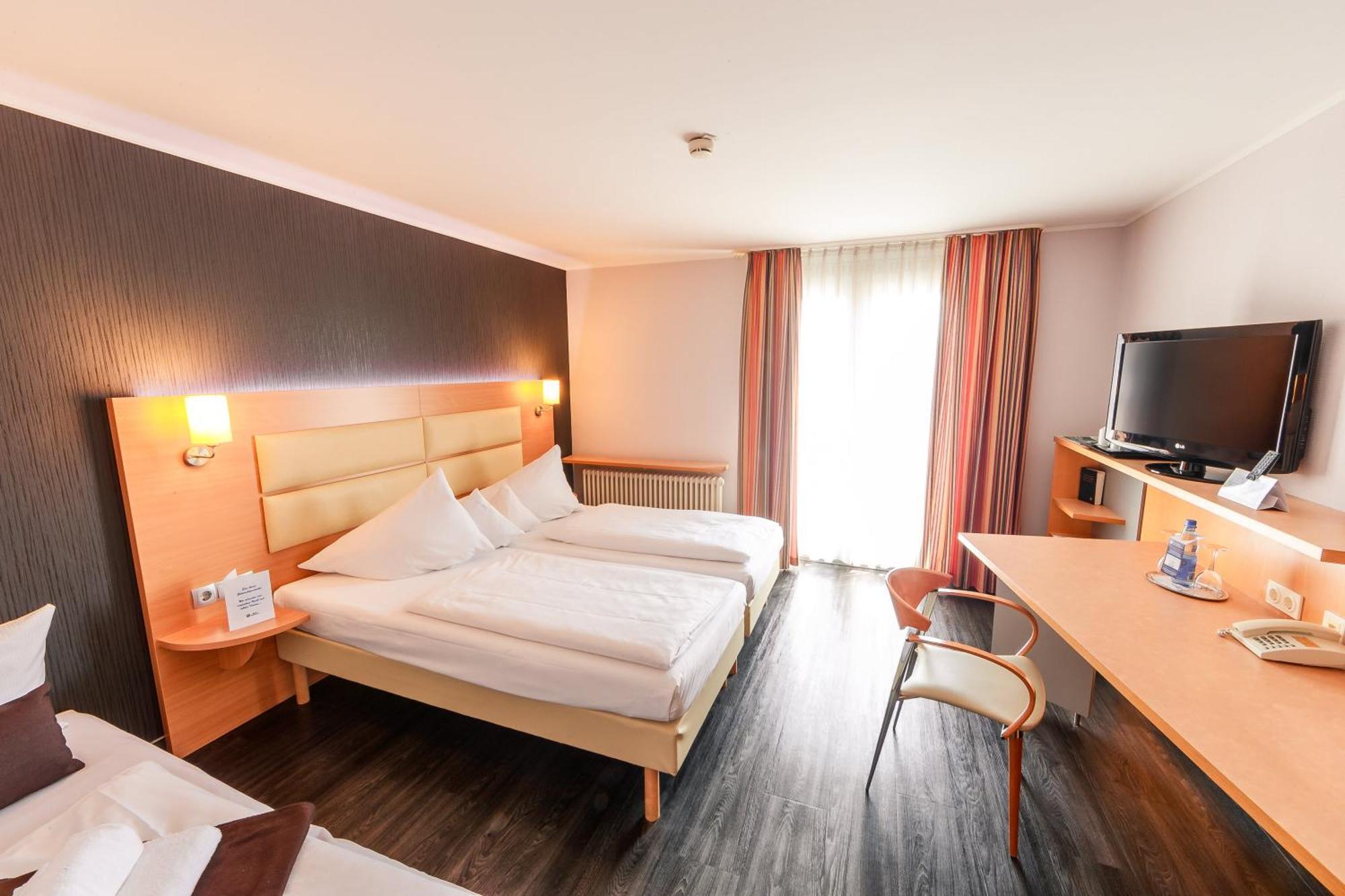 Plaza Inn Stuttgart-Ditzingen Exterior photo